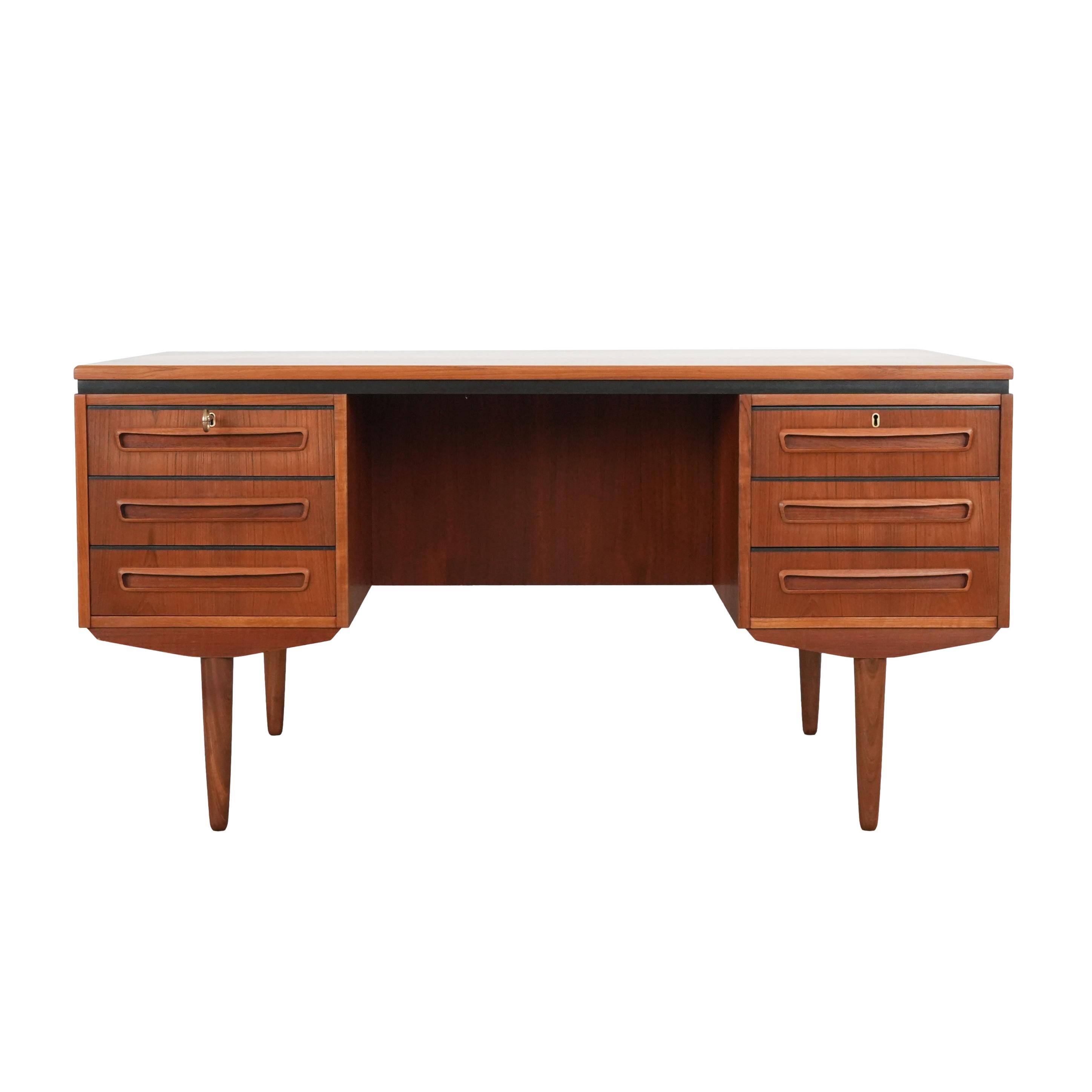 Teak desk, Danish design, 1960s, designer: J. Svenstrup