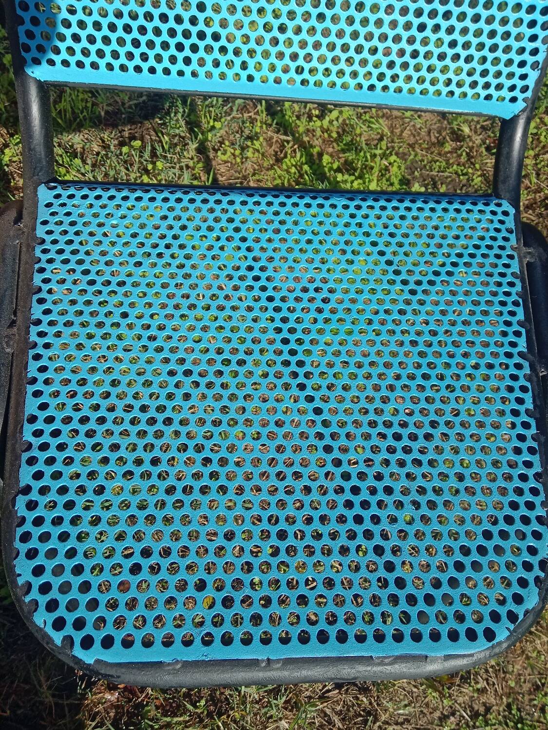 Chaise métal ajourées