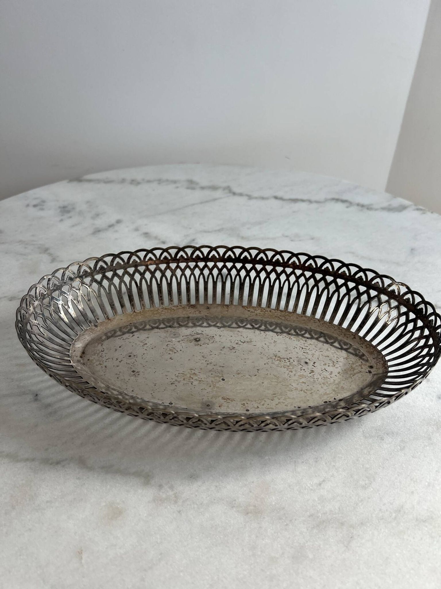 Panier à pain ancien en métal argenté