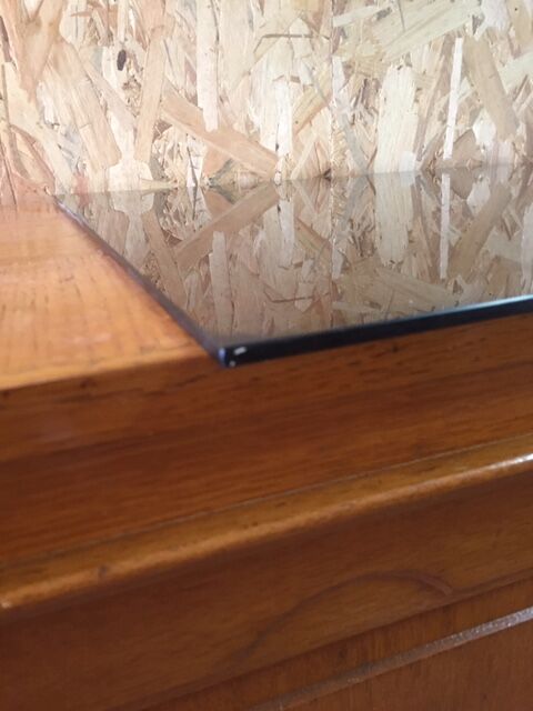 Buffet low foot compass