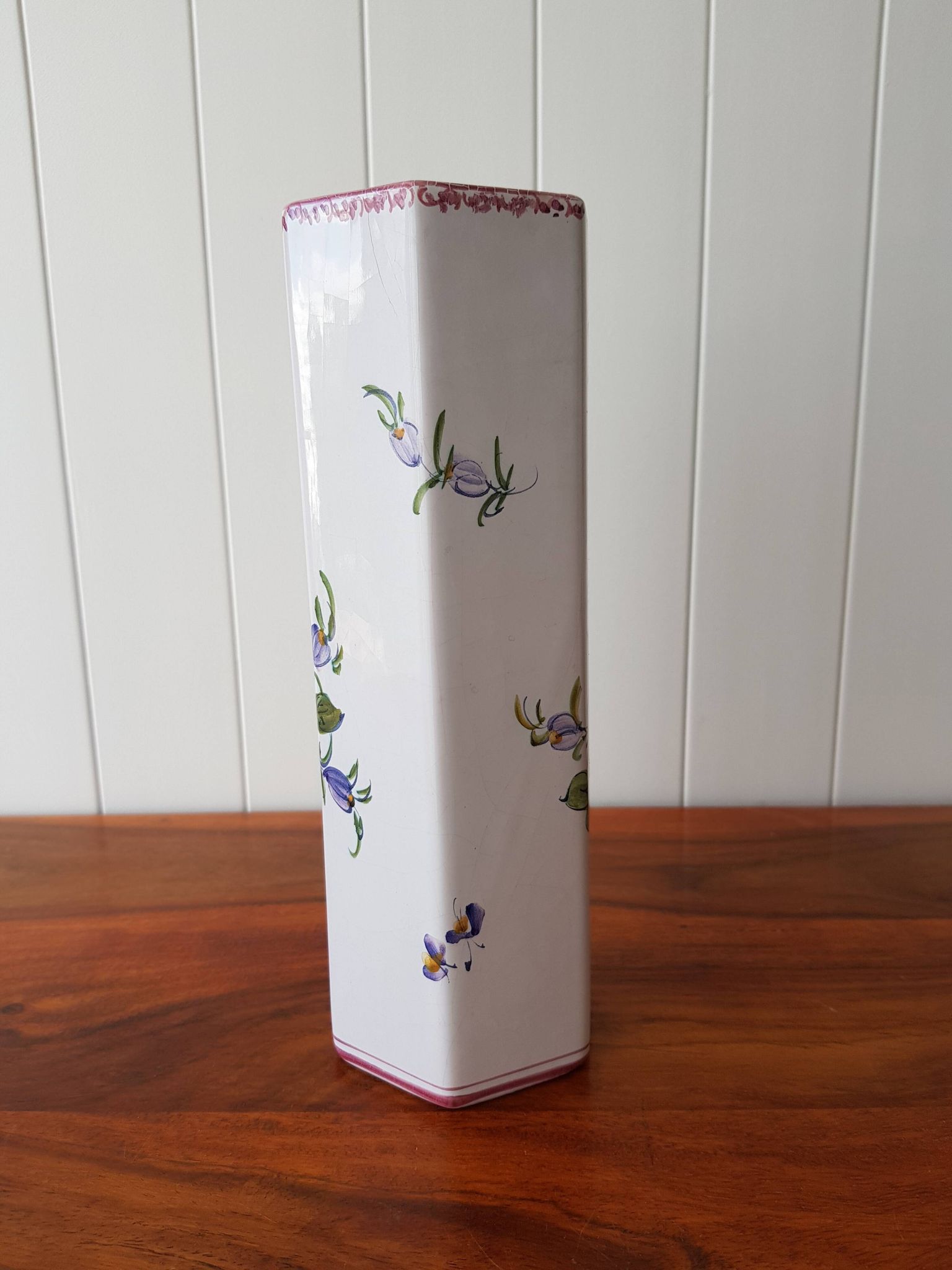 Vase signé Moustier