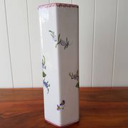 Vase signé Moustier