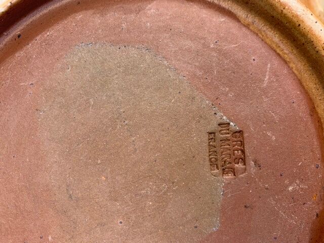 Sandstone ashtray in the shape of a vintage marsh sandstone flower