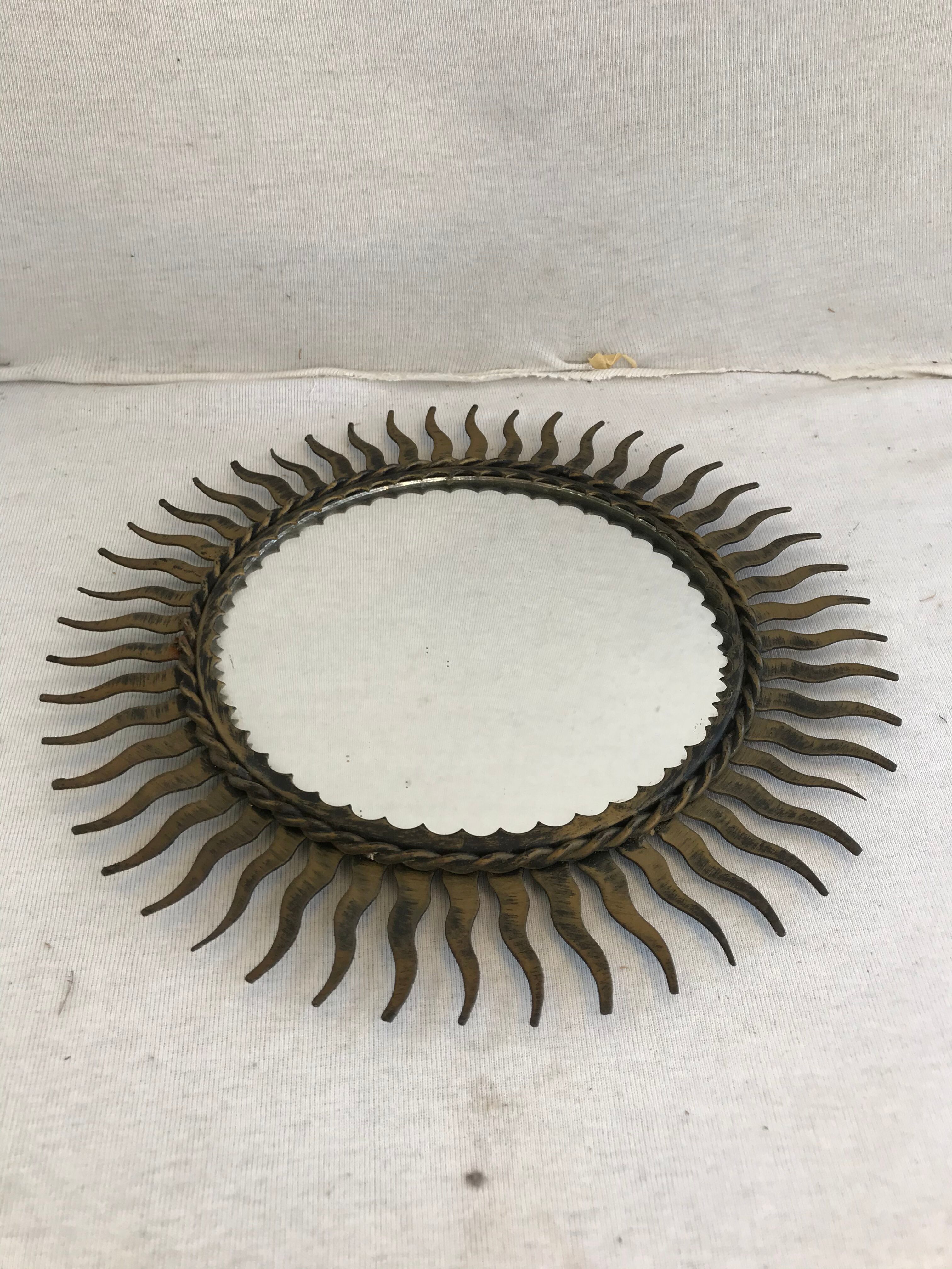 Former mirror sun contour metal vintage decoration
