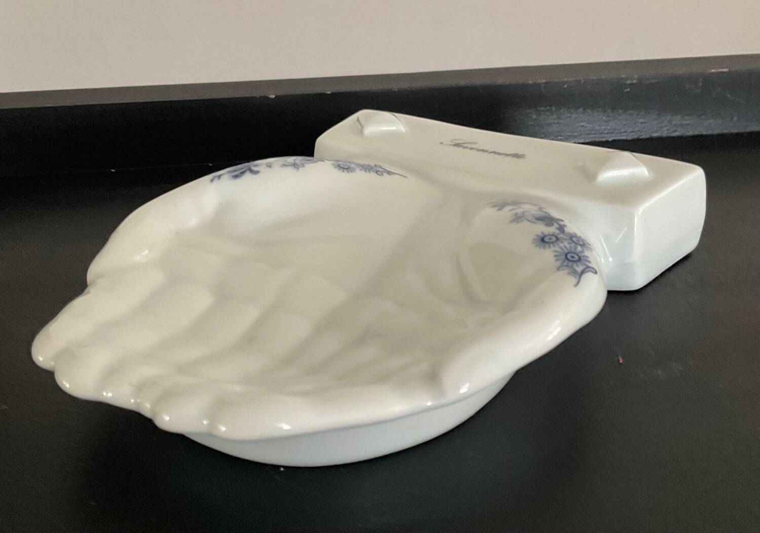 Vintage porcelain hand soap dish