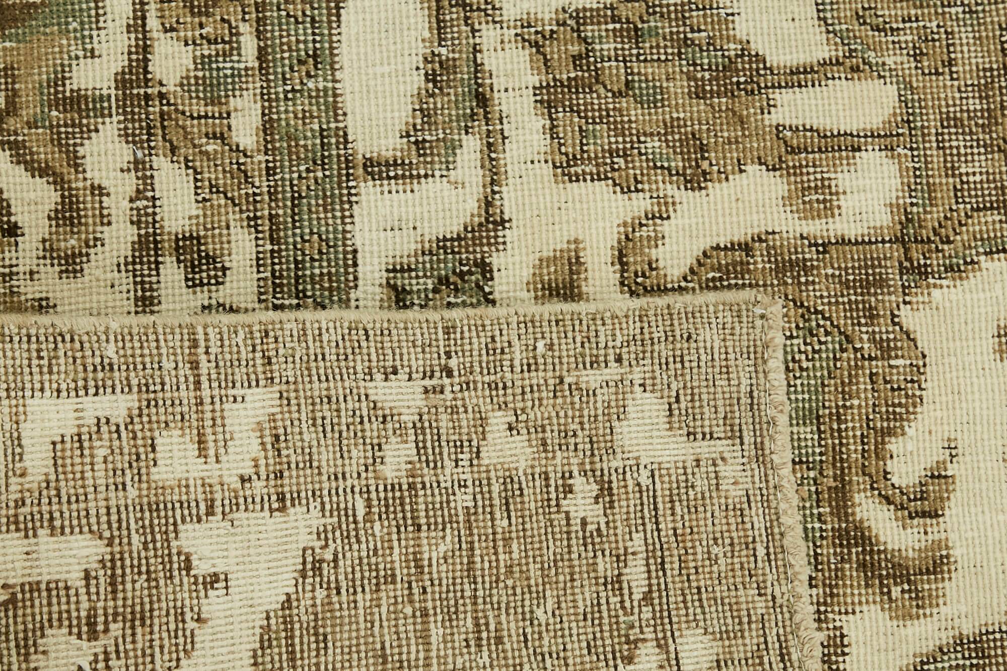 Hand-Knotted Persian Vintage 1970s 298 cm x 340 cm Beige Wool Carpet