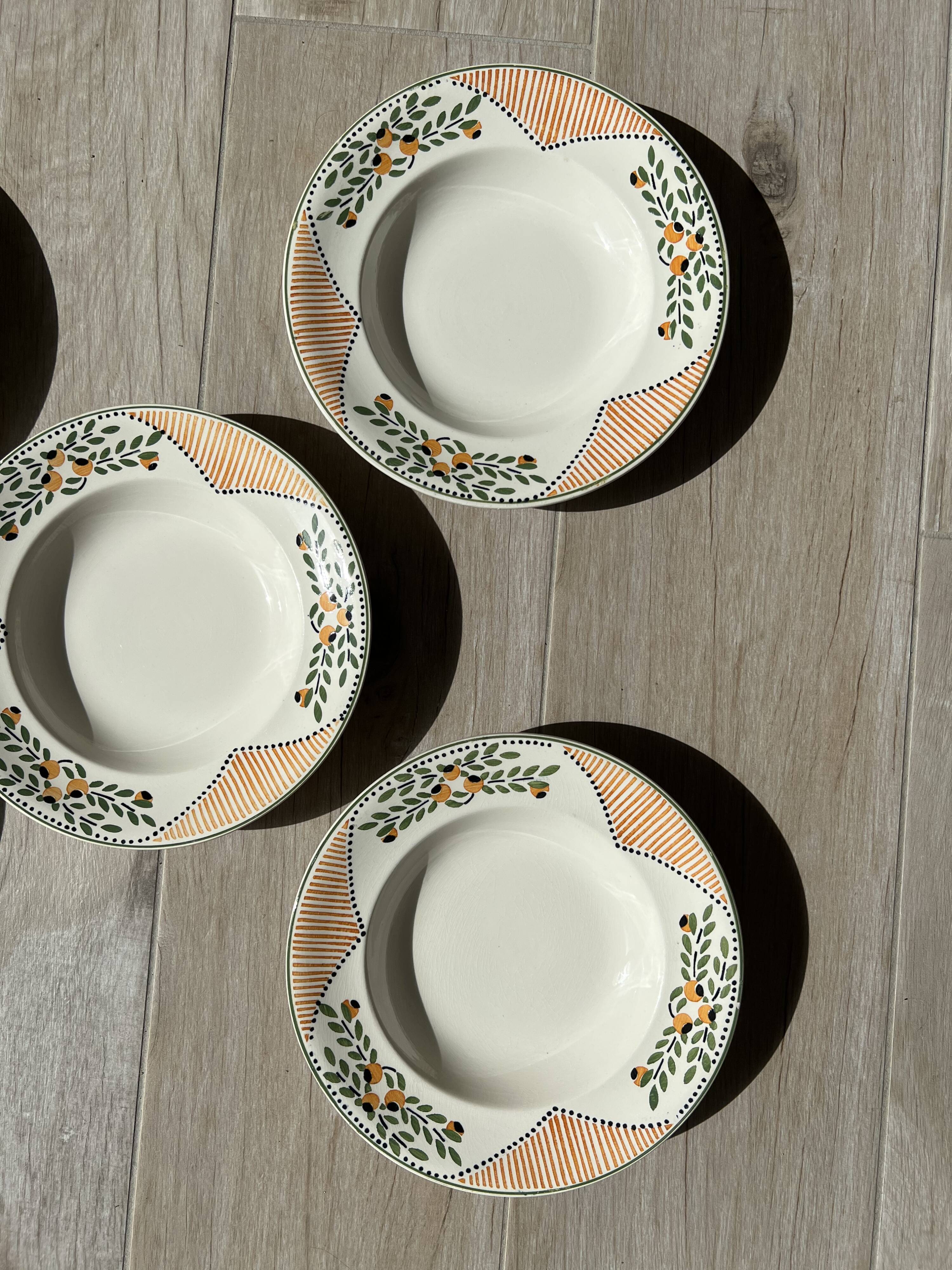 5 Longwy hollow plates