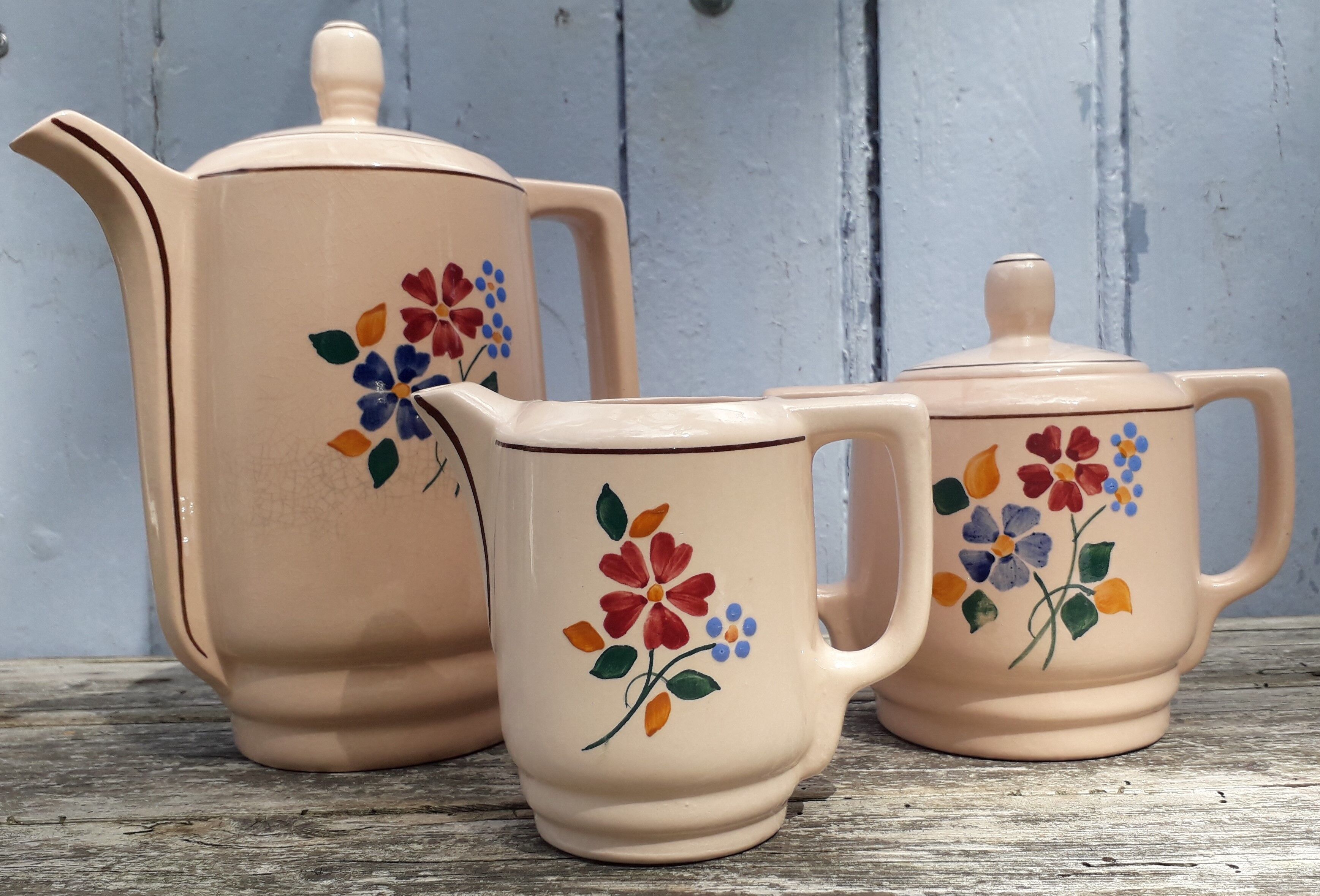 Coffee service in holy earthenware amand