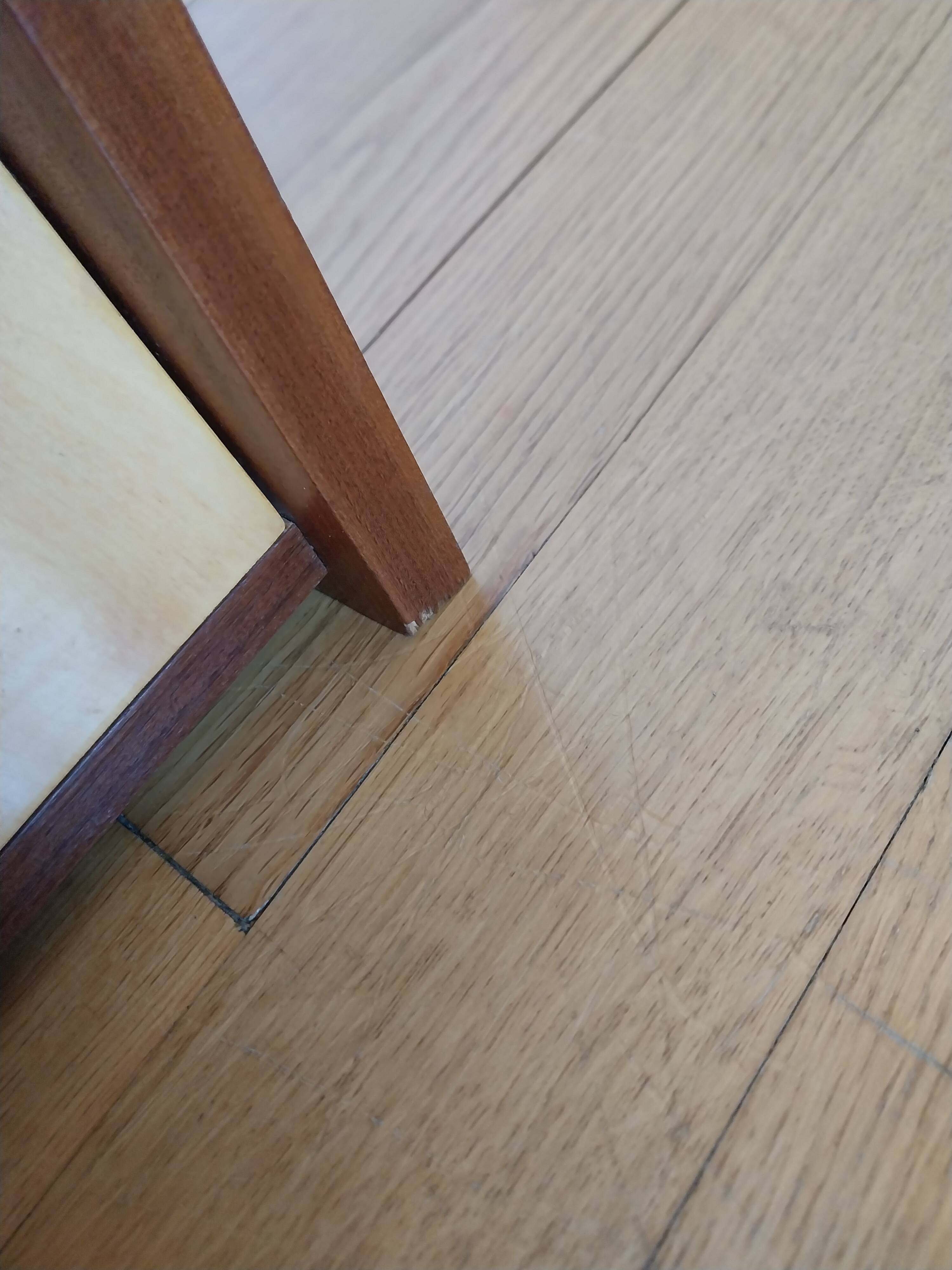 Paire de tables de chevet suspendues style scandinave