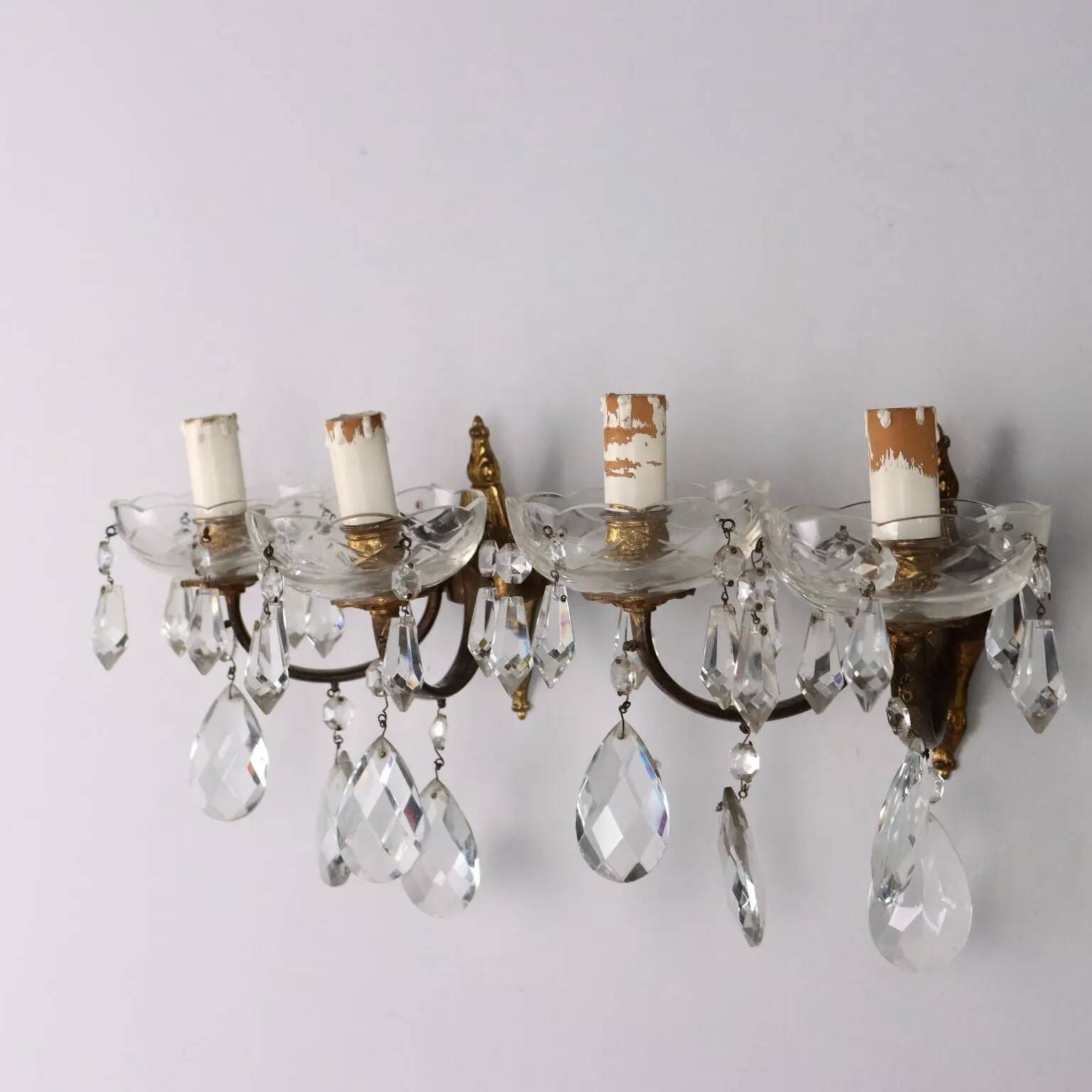Pair of antique wall sconces in gilded bronze, Italy, 20th century