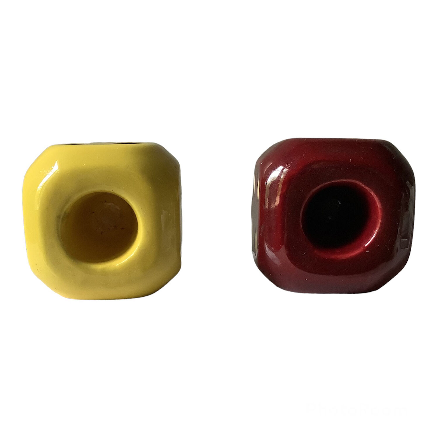 De-shaped candle holders