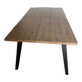 Table en bois recyclé