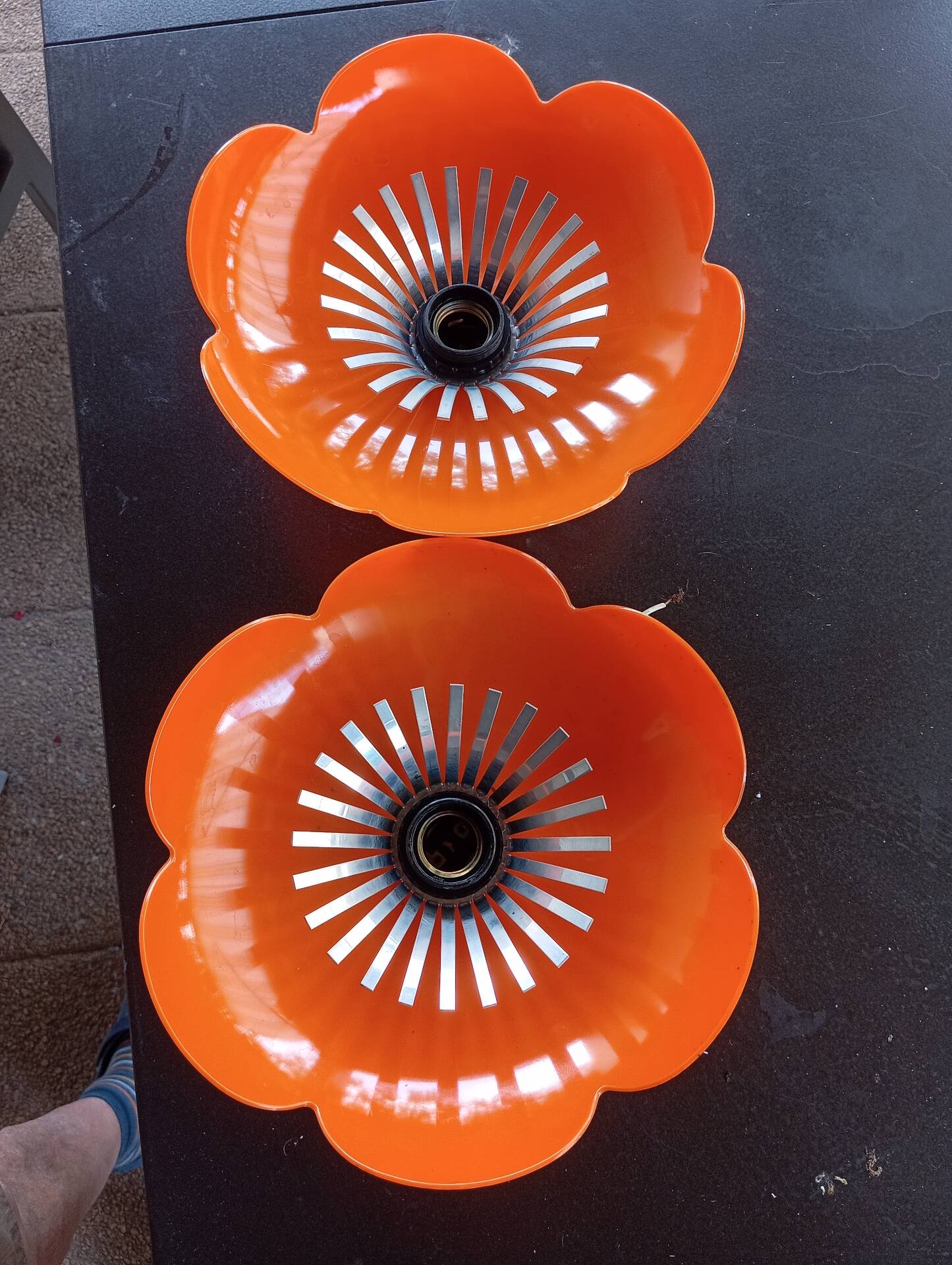 Vintage orange flower wall light, diameter 25.5 cm.
