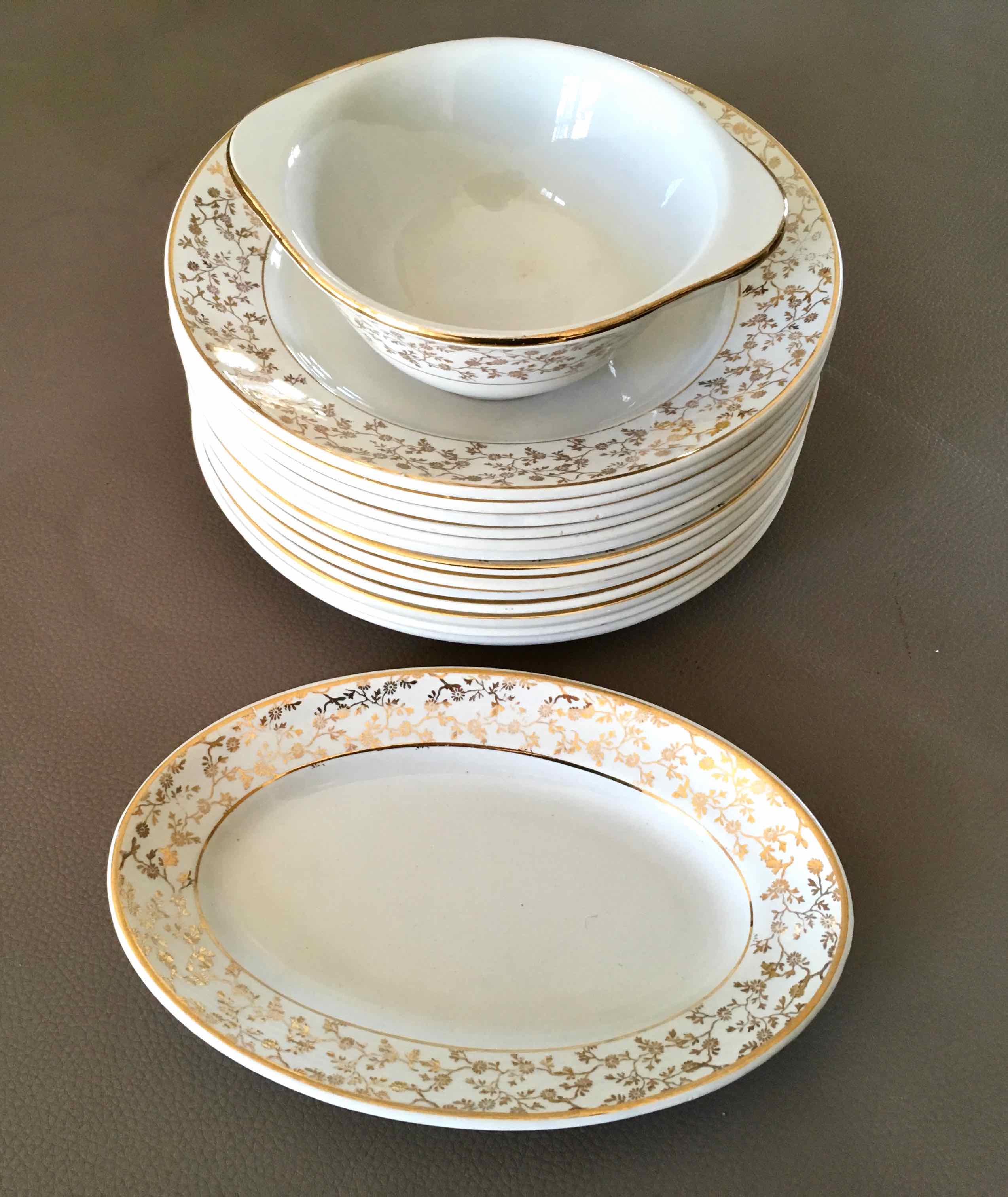 Porcelain plate service x 10 people