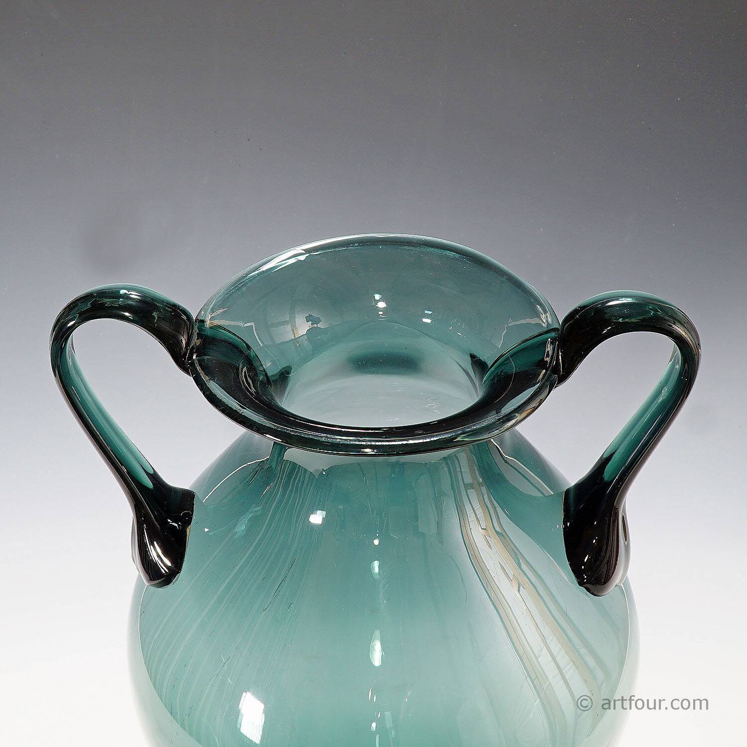Exceptionnel grand vase de sol Bauhaus par Wilhelm Wagenfeld pour WMF vers 1950