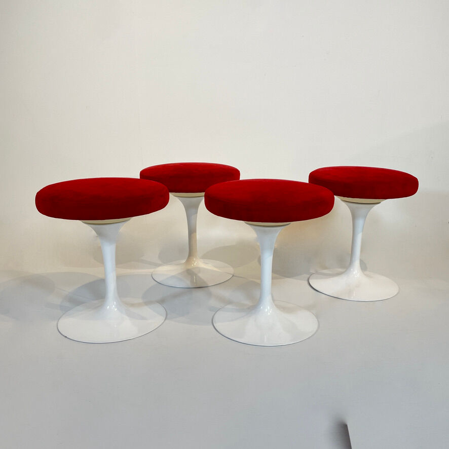 "Tulip" stool by Eero Saarinen for Knoll International, USA 2000