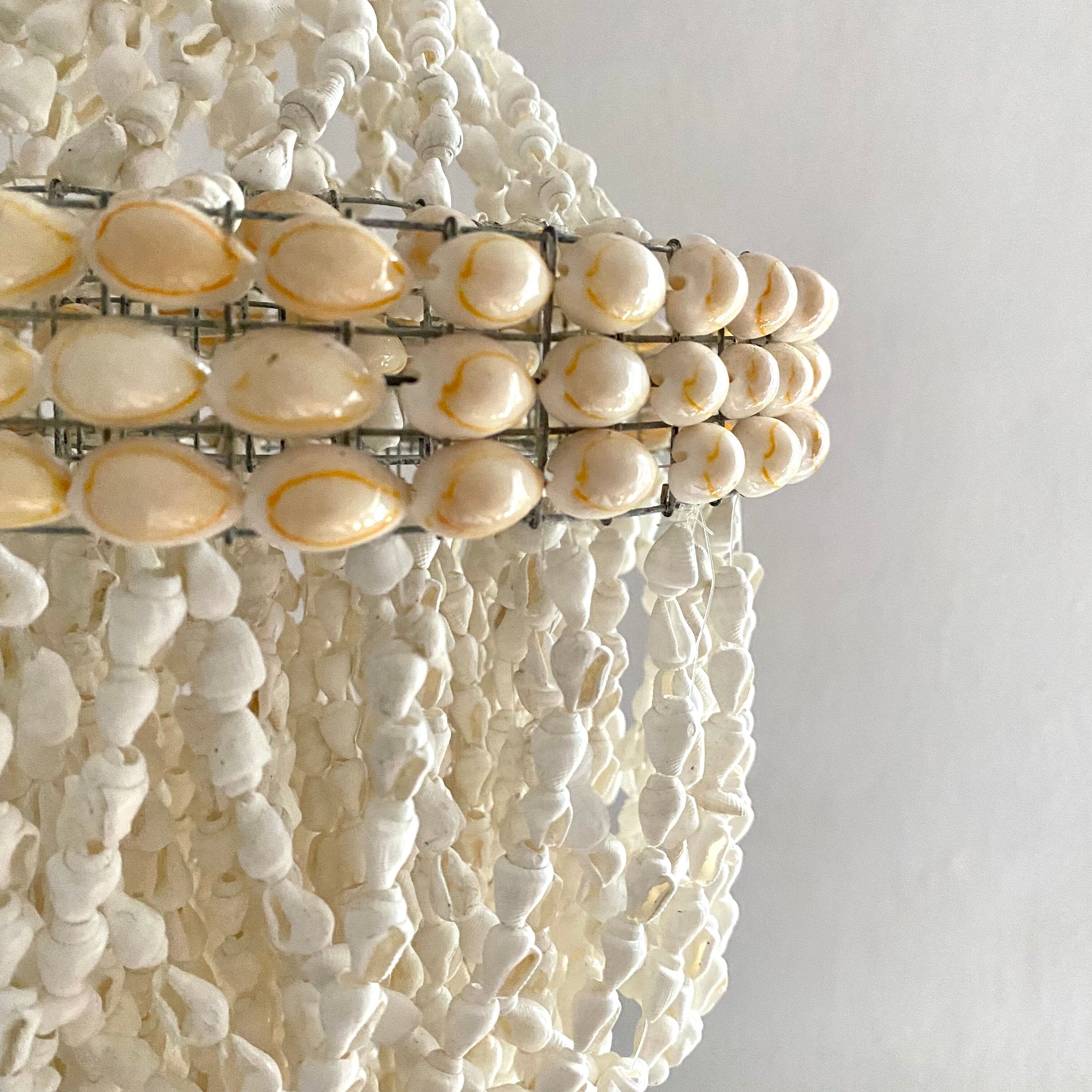 Suspension en coquillages vintage