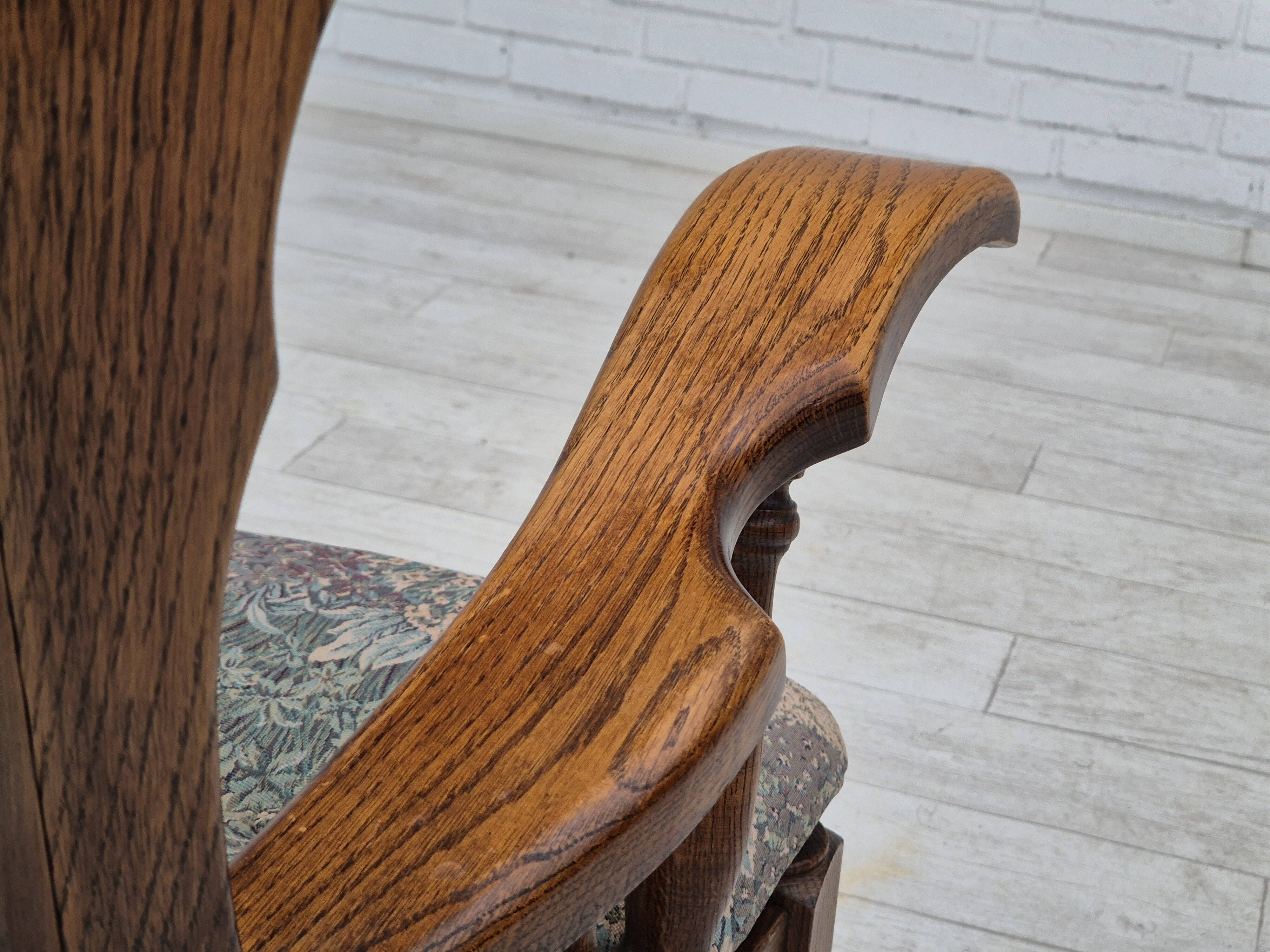 Années 1960, design danois, fauteuil à dossier haut par Regan Møbelfabrik, Aarhus, état d'origine.