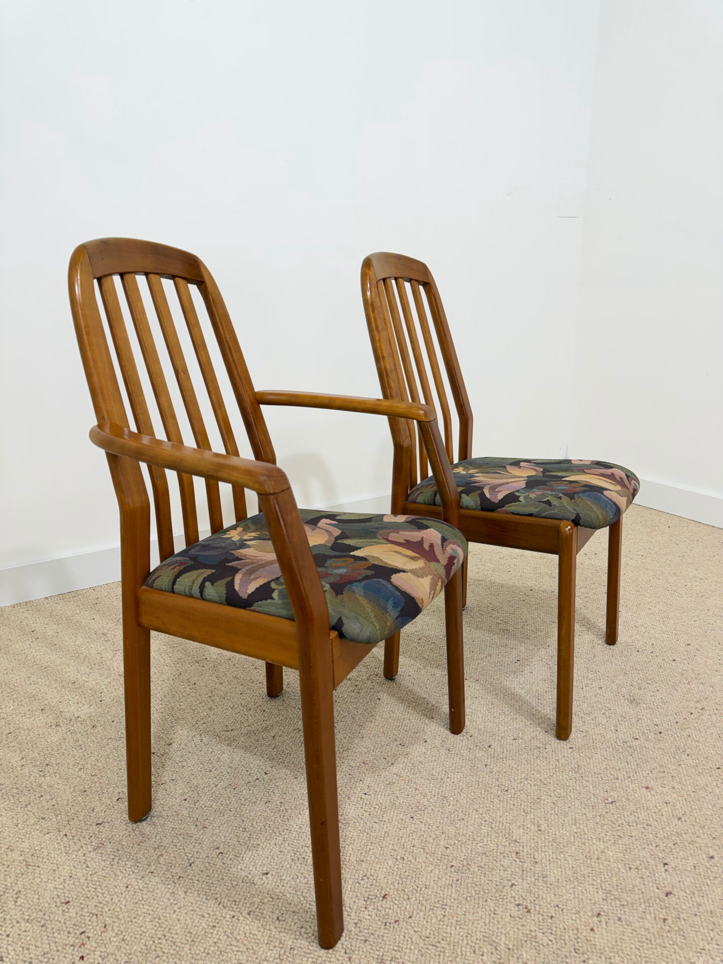 Ensemble 2 fauteuils et 3 chaises Dyrlund - design danois années 70