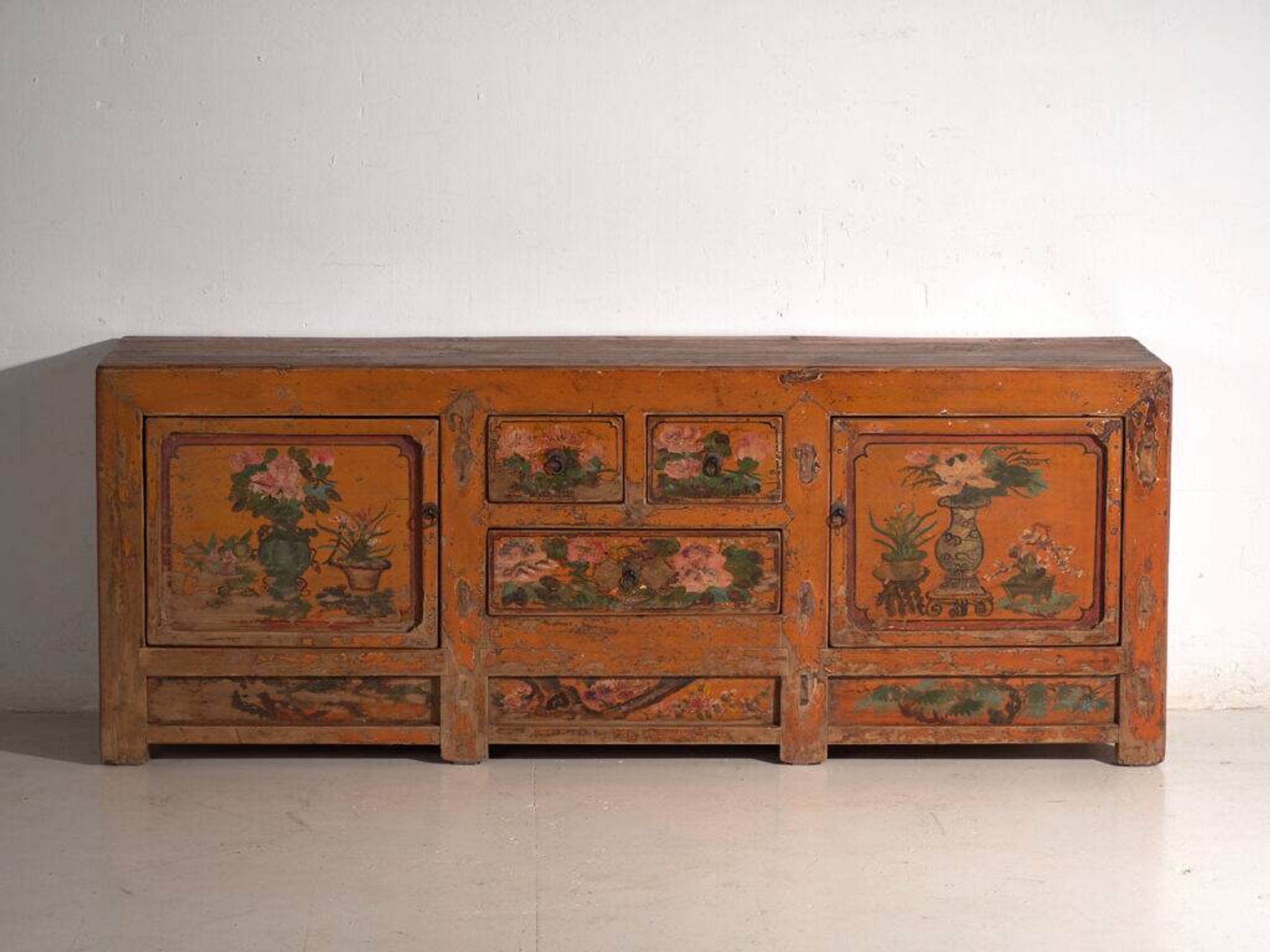 Antique lacquered elm wood buffet – China, circa 1900