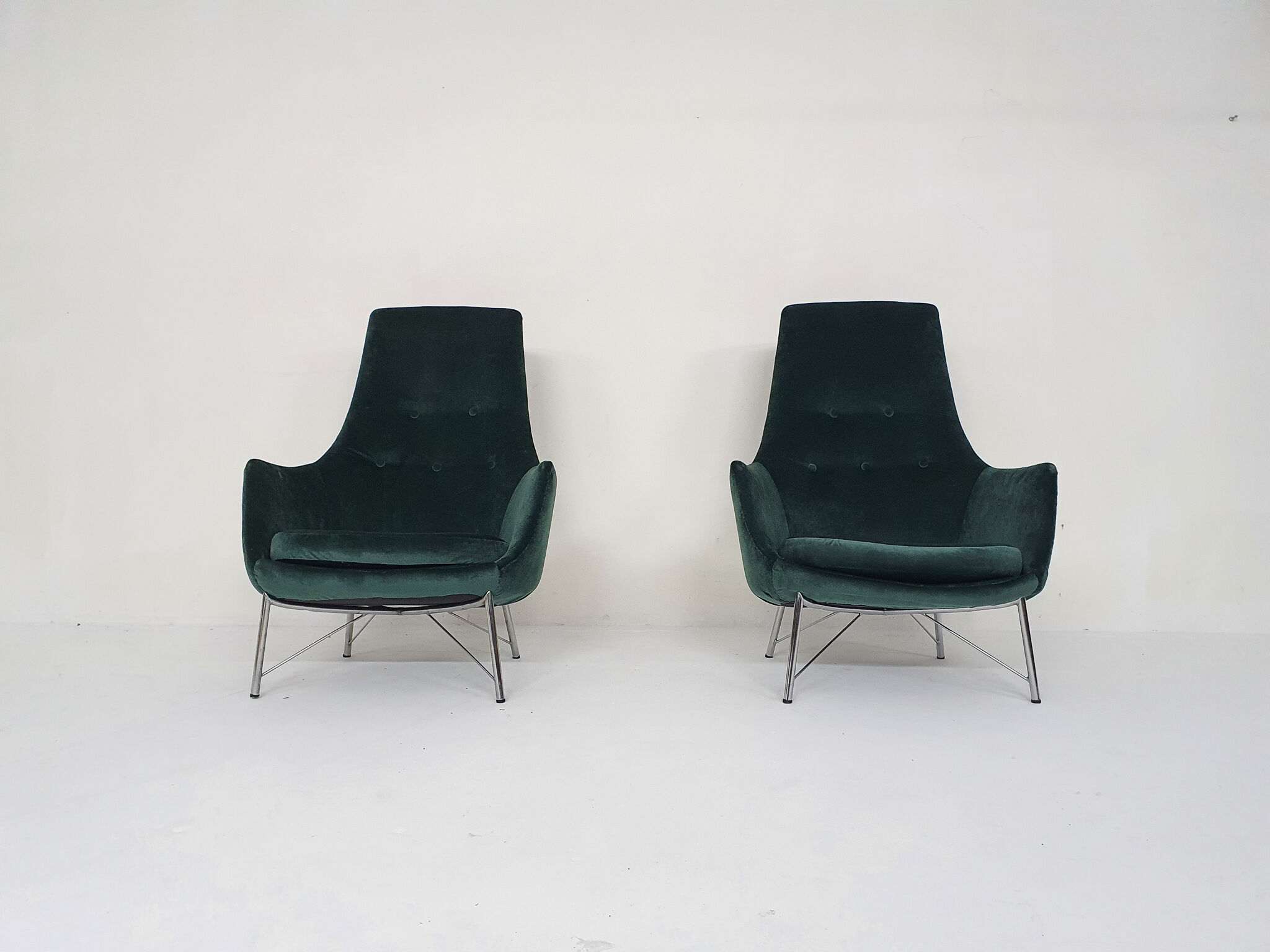 Karl Ekselius for Pastoe FM31 velvet lounge chairs, The Netherlands 1959