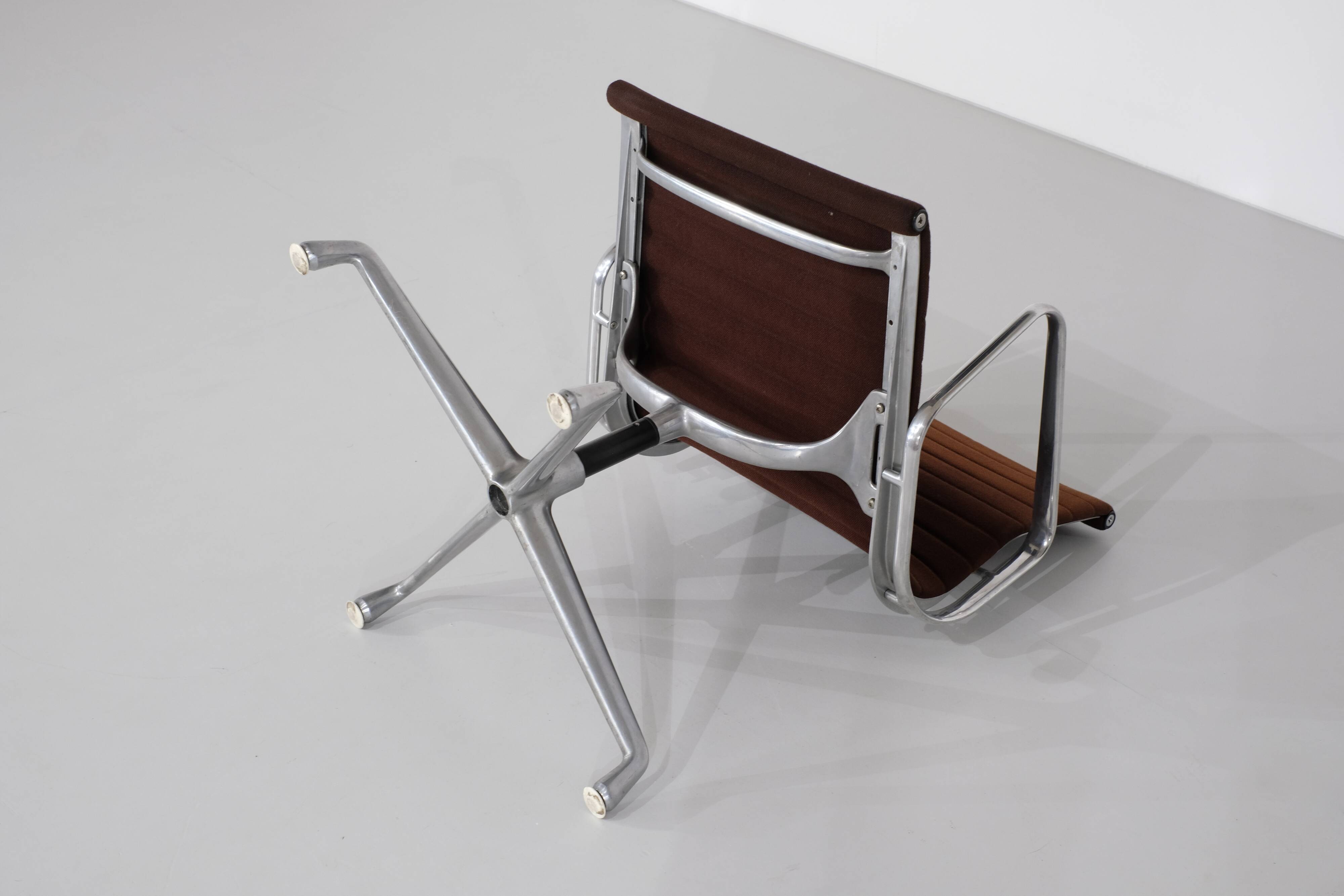 Armchair "EA 104" Charles Ray Eames for ICF, USA 1969.