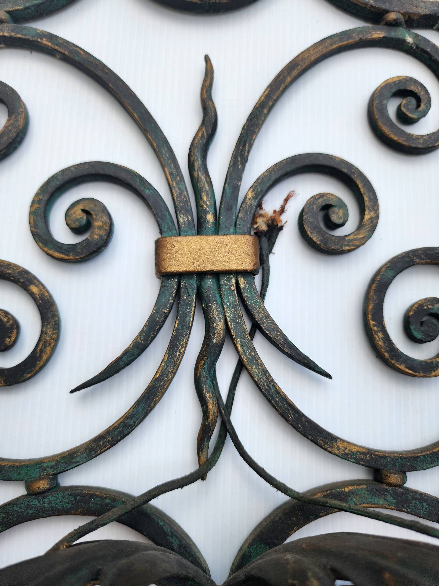 Ancienne paire d'appliquer fer forgé style baroque