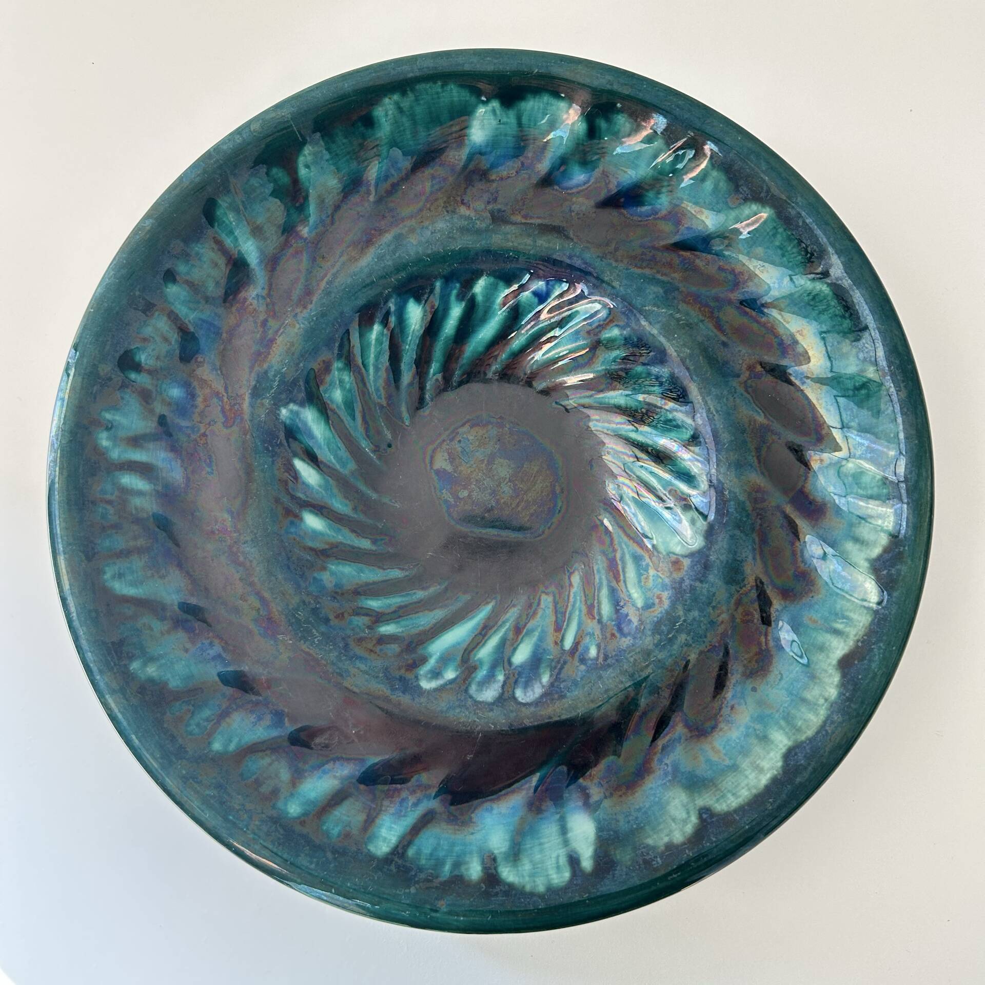 Wavy emerald green bob