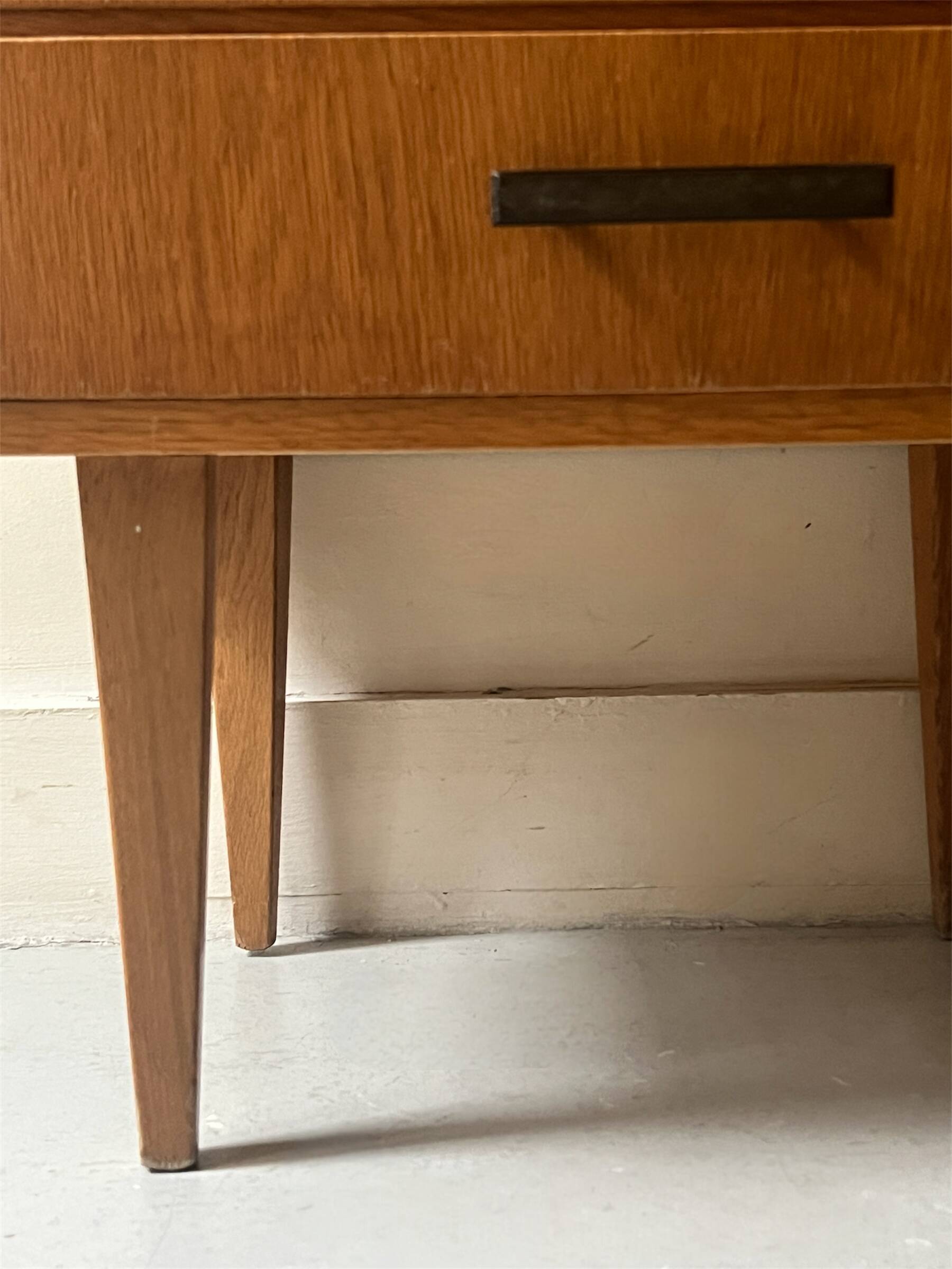 Pair of modernist honey wood bedside tables, 1950 design.