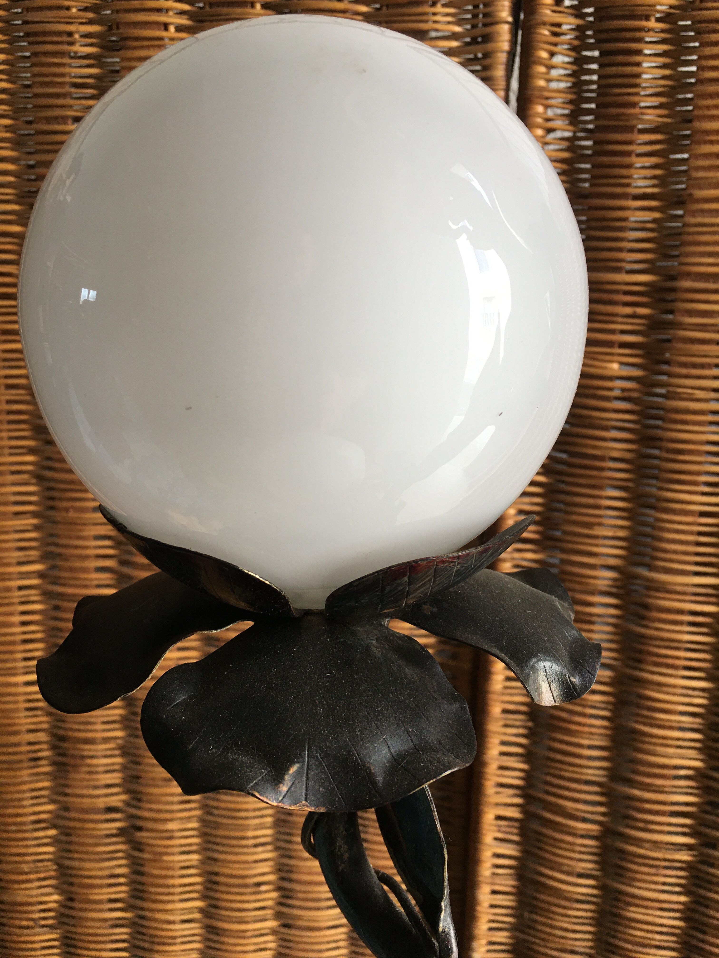 Footlight with opaque crystal globes.