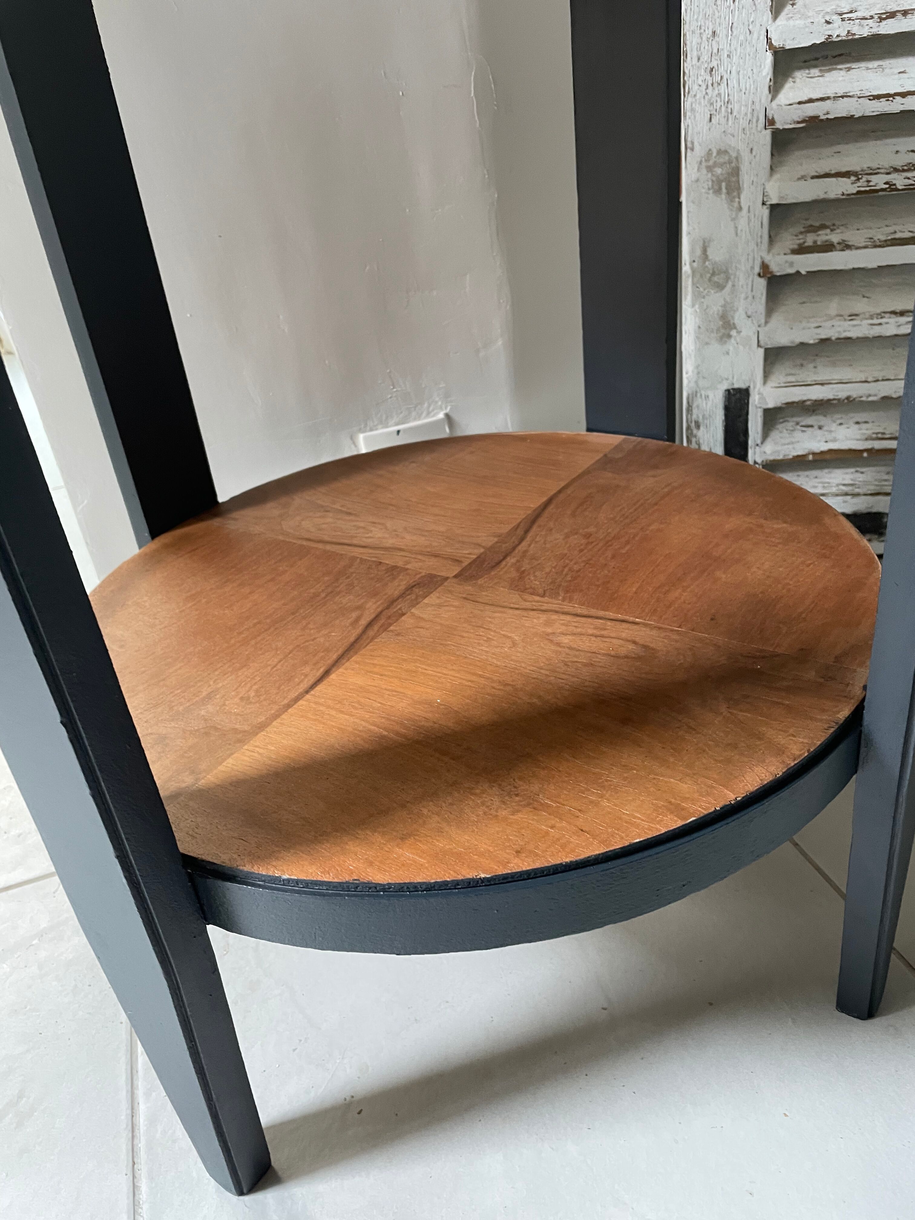 Round pedestal table 30s