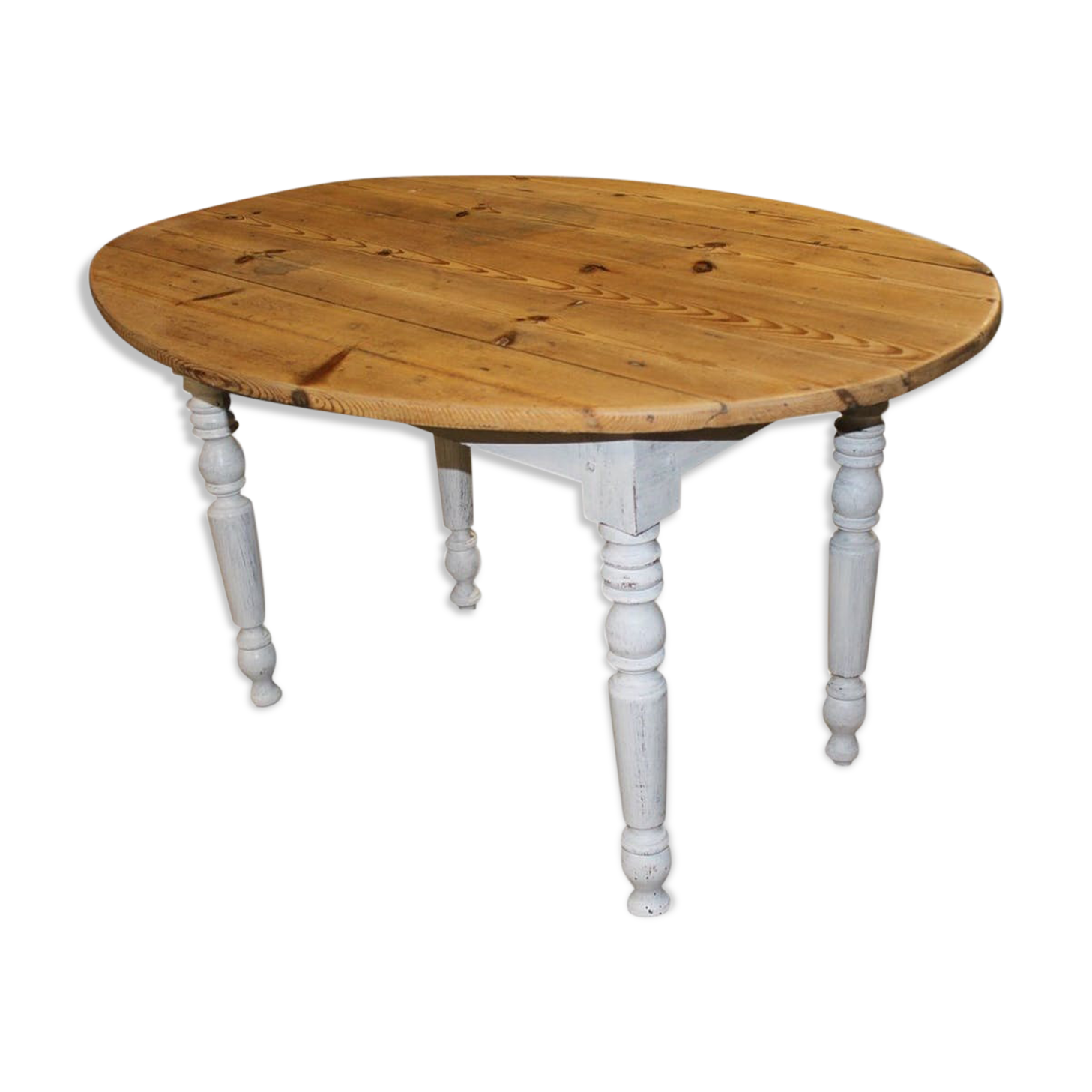 Oval table with flaps