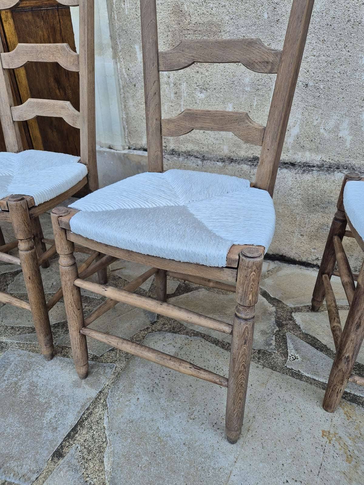 Set of 4 antique straw-seated chairs