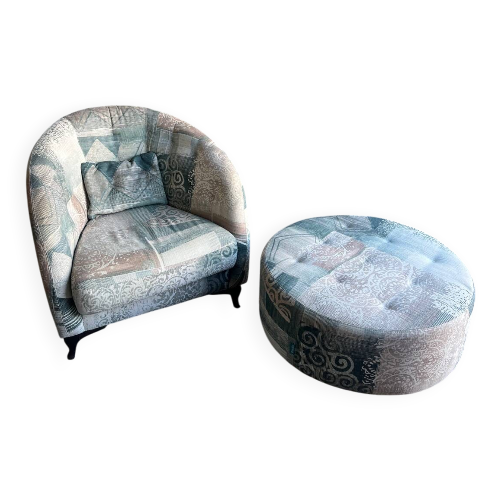 Fama armchair + footrest