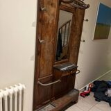 Wall coat rack