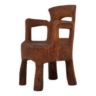 Chaise en bois massif sculptée à la main, design sculptural unique