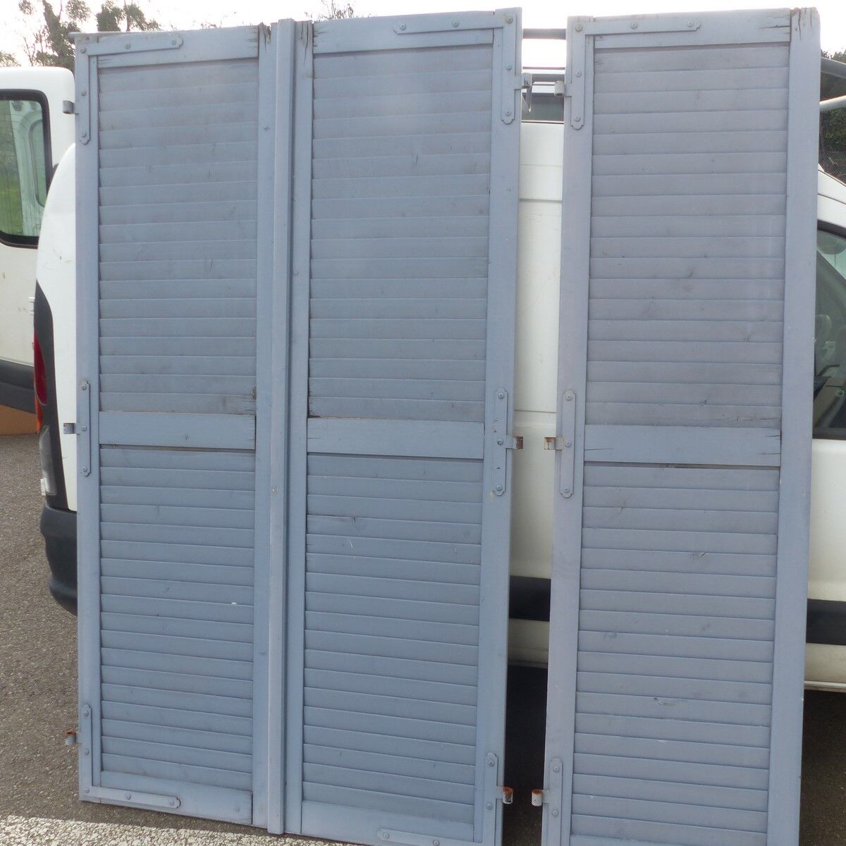 Lot of 3 shutters full of wood