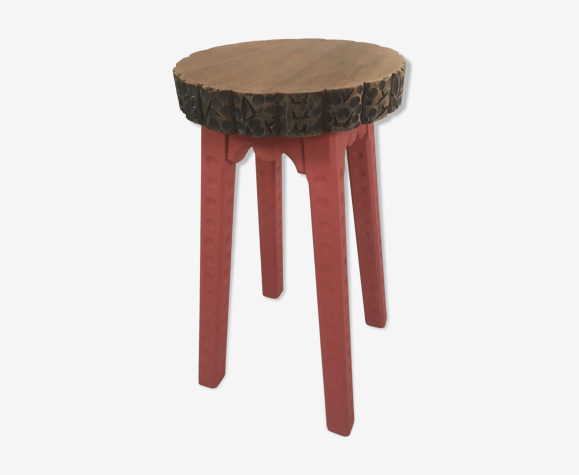 Tabouret en bois sculpté
