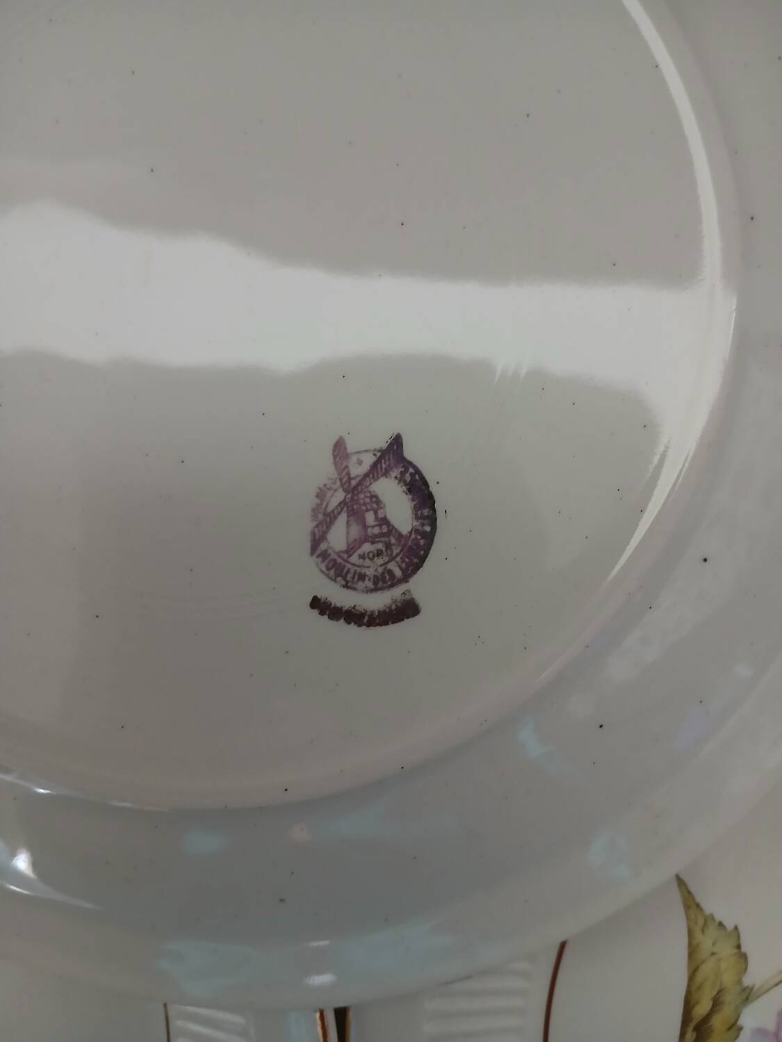 6 vintage Moulin des Loups dessert plates