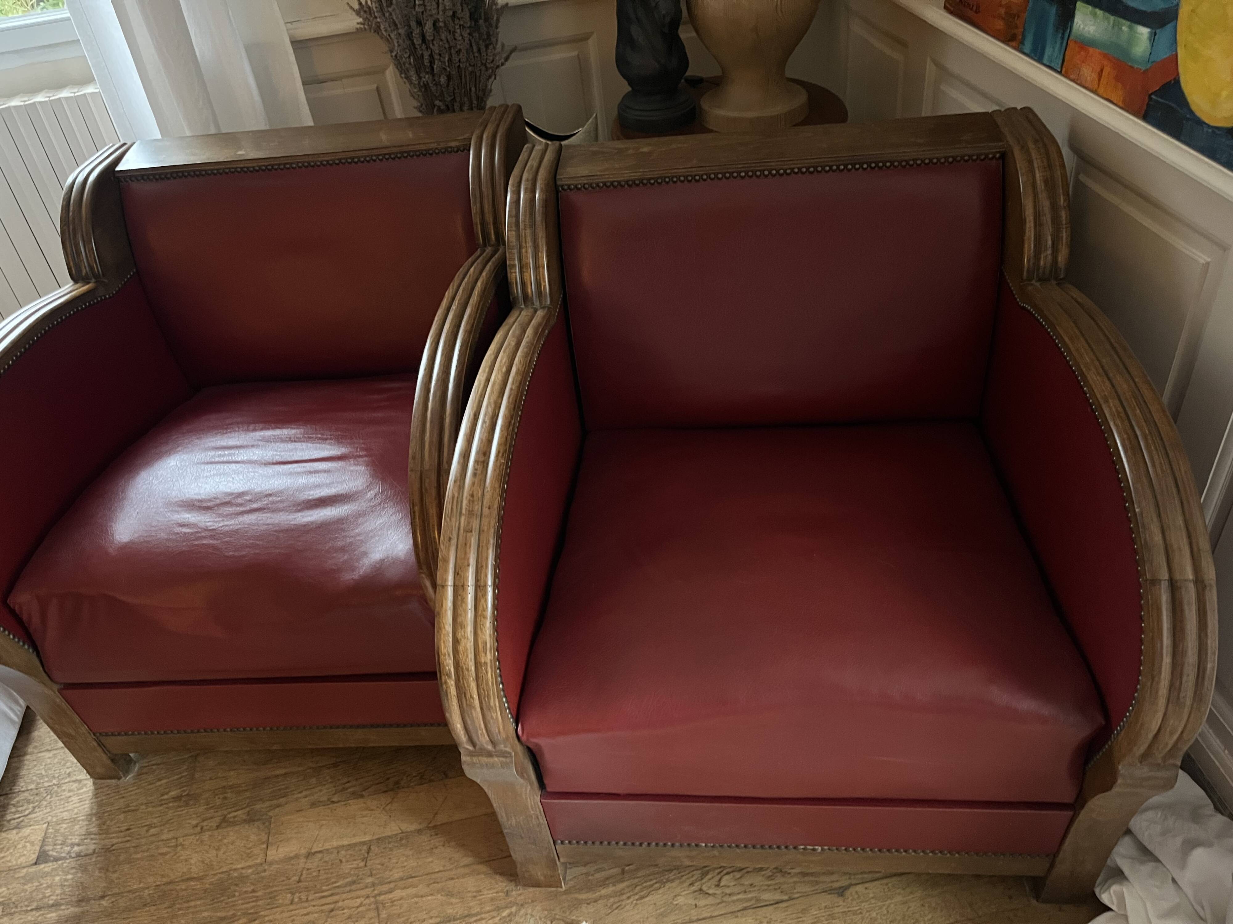 Leather and wood lounge from the 1950s.