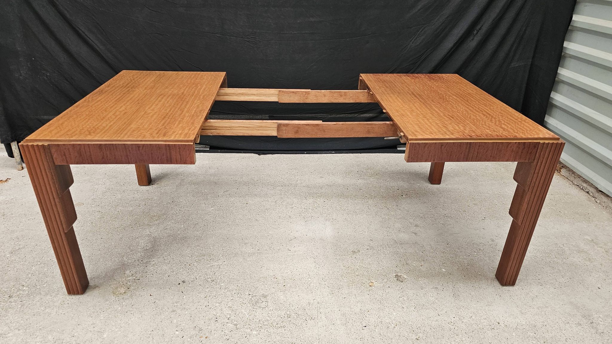 Lot table et ses 6 chaises Art déco de Saddier & fils