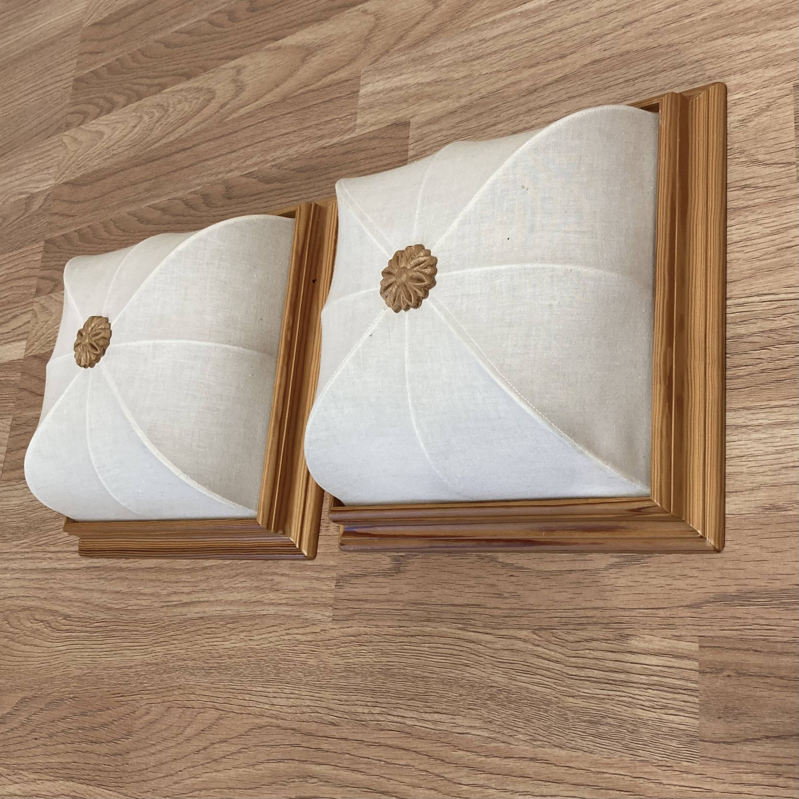 A PAIR OF LARGE SCANDINAVIAN DESIGN WALL LIGHTS FROM THE 1960s.