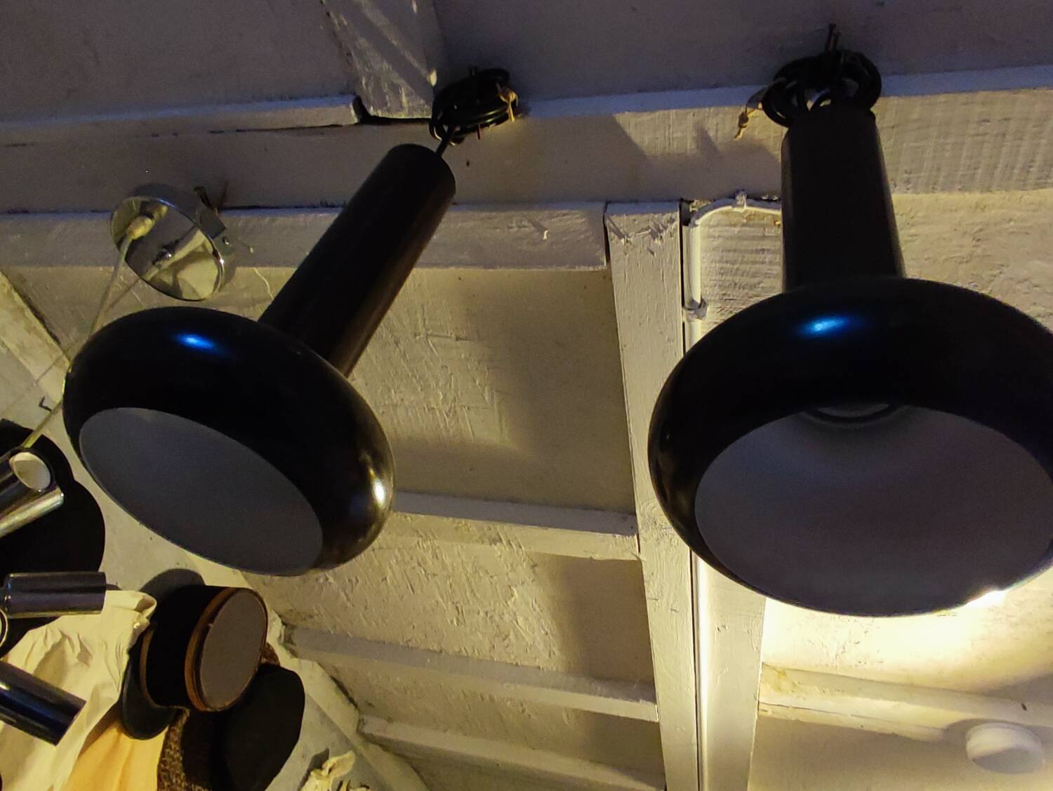 Space age, 3 brown Lita pendant lights