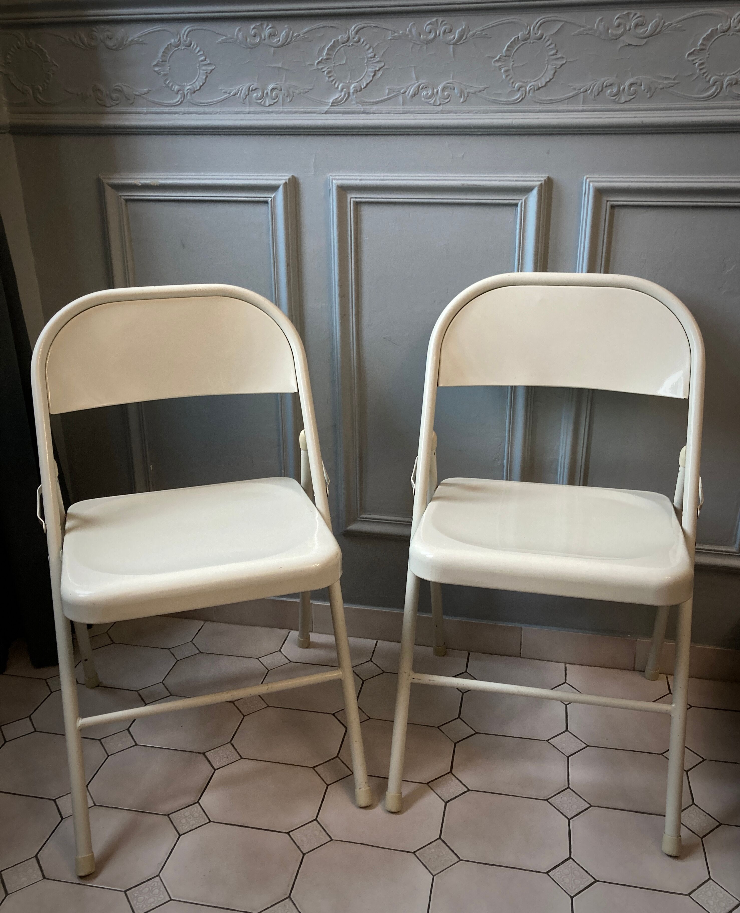 Duo of folding chairs in steel 1980s