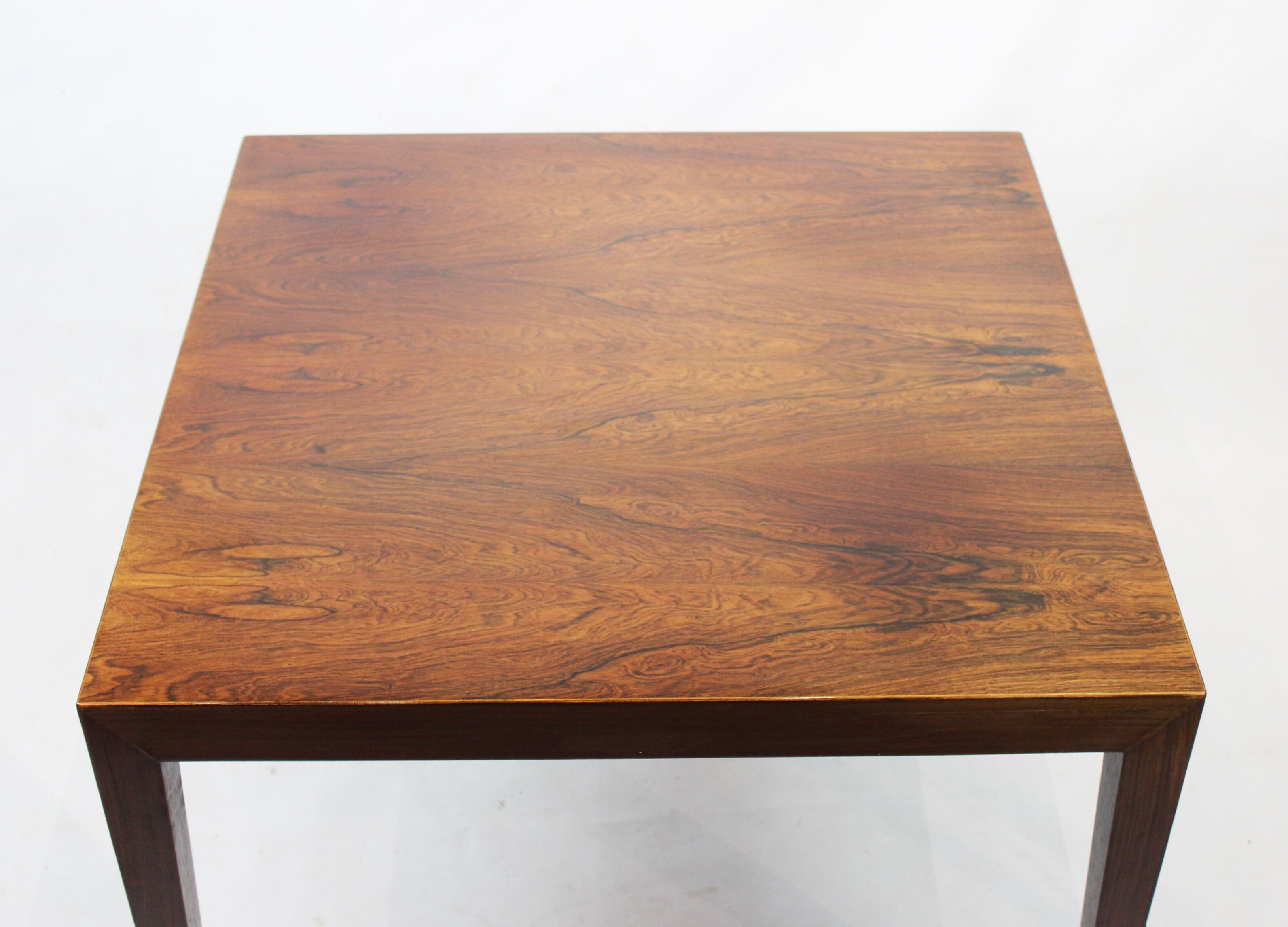 Table basse de bois de rose par Severin Hansen pour Haslev Furniture des années 1960.