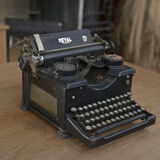 Old typewriter Royal NY USA 1930