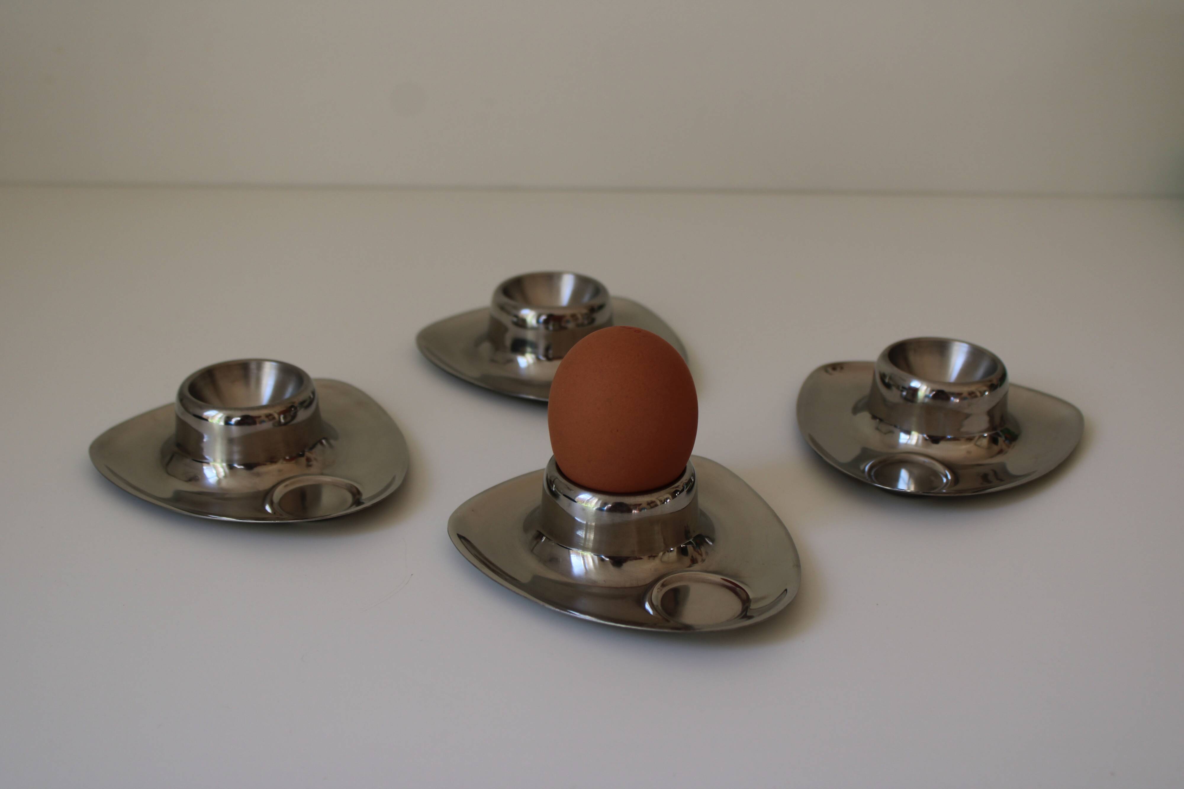 4 stainless steel space age vintage egg cups