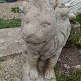 Paire de lions de jardin en pierre ancien vintage