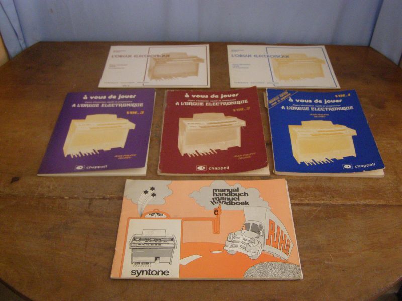 Electronic organ riha "syntone de luxe"