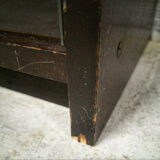 Vintage showcase library